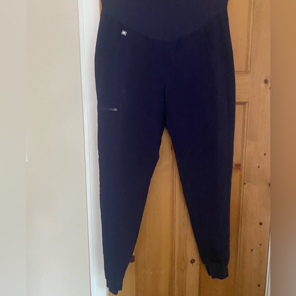 Figs maternity jogger pants